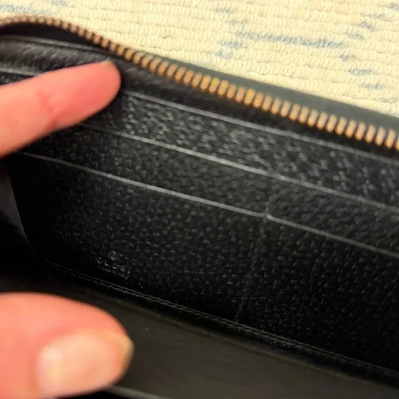 GUCCI Unisex Black & Gold Animalier Bee & Star Round Zip Long Wallet/Clutch - Picture 14 of 16